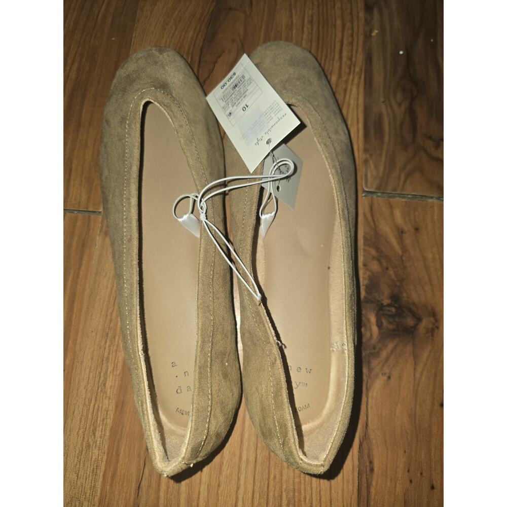 A New Day khaki ballet flats have a square toe and microfiber Memory Foam Sz 10 - Picture 3 of 4